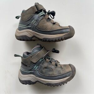 Keen Little Kids’ Targhee Waterproof Hiking Boot (size 8T)